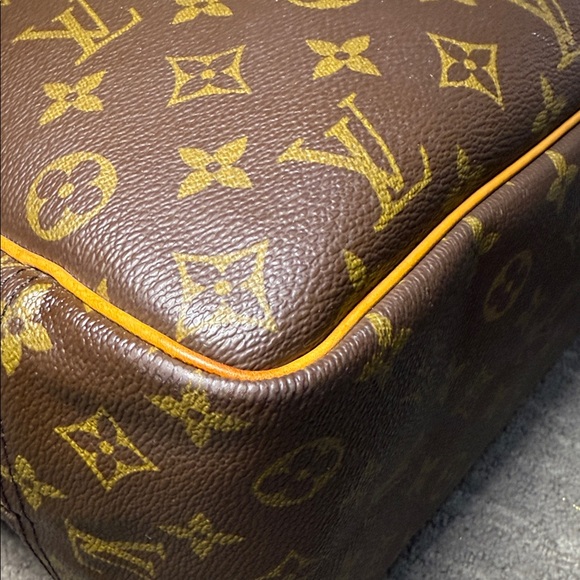 Louis Vuitton Deauville - Picture 10 of 17